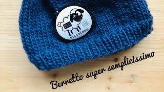 Berretto semplicissimo a maglia da fare in 2 ore  Il Venerdì della Maglia [upl. by Gentes]