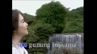 Titiek Sandhora  Gunung Fujiyama [upl. by Goebel]