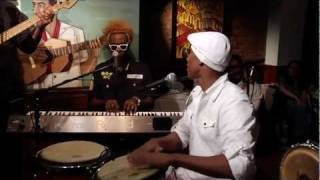 Unforgettable Live Performance Pedrito Martinez Group  La Luna  La Luna Live New Yorkmp4 [upl. by Adnohsad]