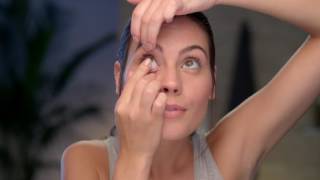 How to Remove DAILIES® AquaComfort Plus® Contact Lenses [upl. by Rochella]