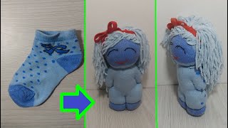 como hacer una muñeca con una media reciclaje de calcetines [upl. by Zelten]