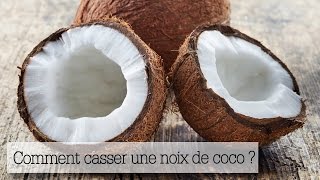 Casser une noix de coco  la technique en une minute [upl. by Anelad]