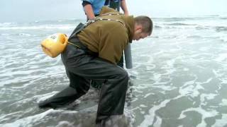 Grants Getaways Razor Clamming [upl. by Tur]