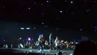 Zayn last song on stage with one direction [upl. by Nonnaer50]